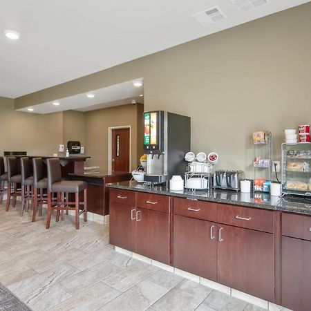 Cobblestone Hotel & Suites - Austin Exterior photo