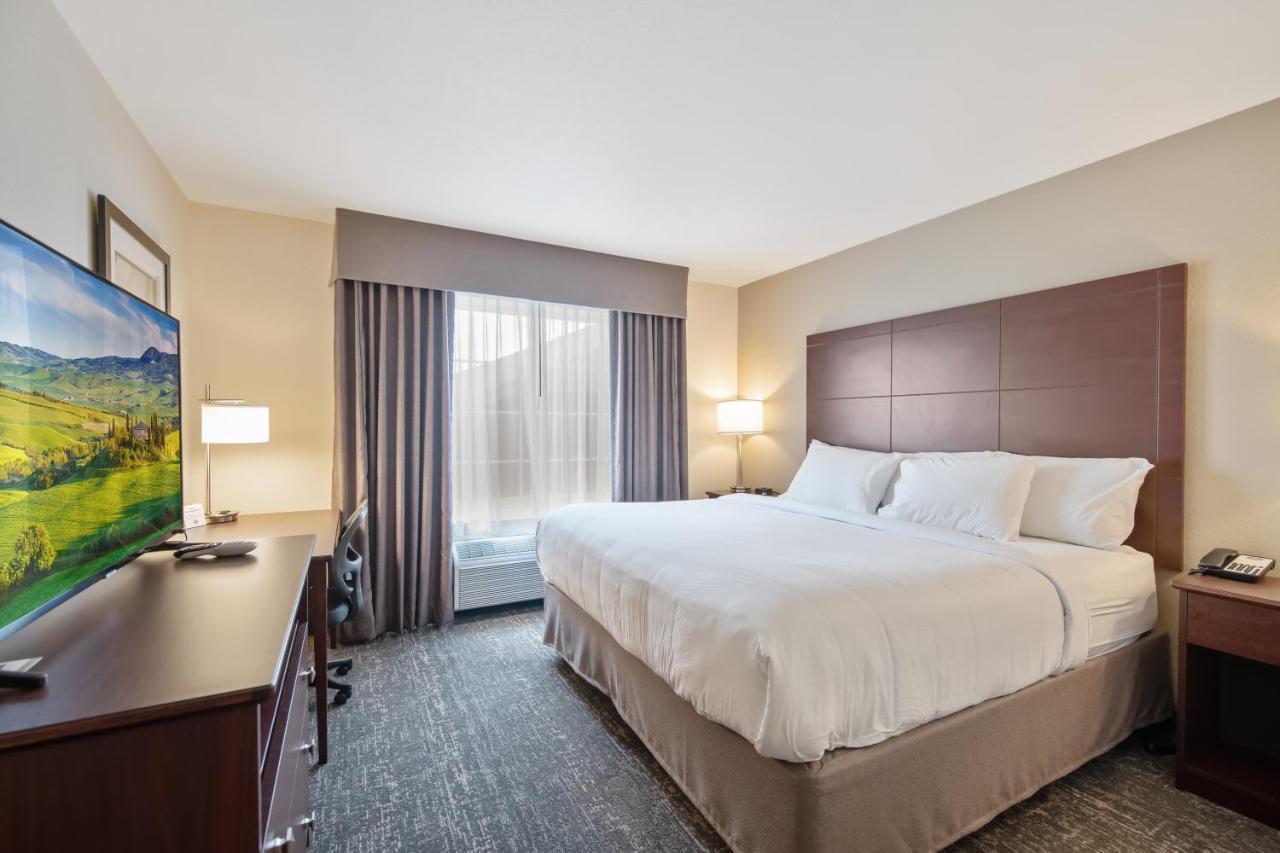 Cobblestone Hotel & Suites - Austin Exterior photo