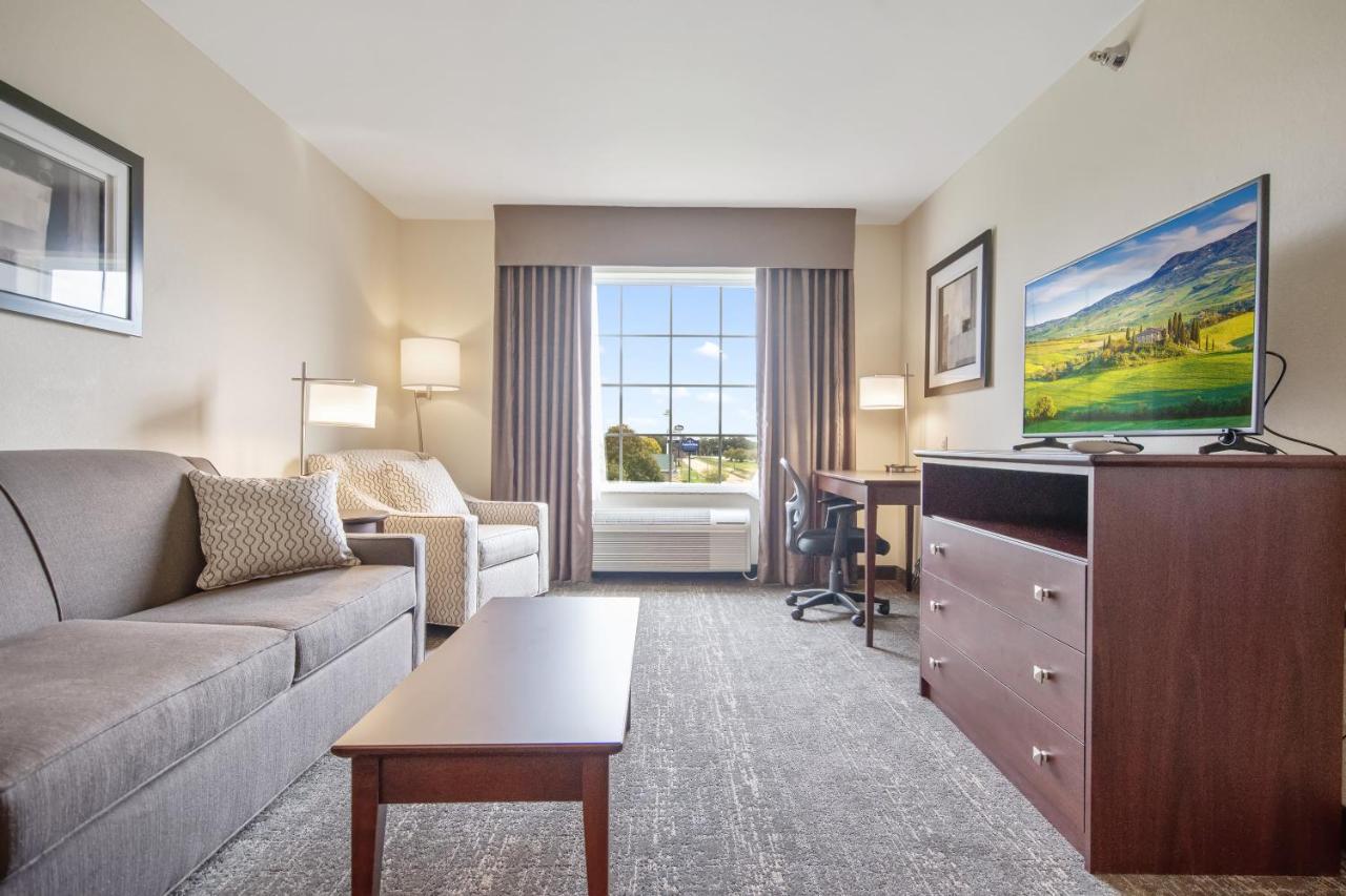 Cobblestone Hotel & Suites - Austin Exterior photo