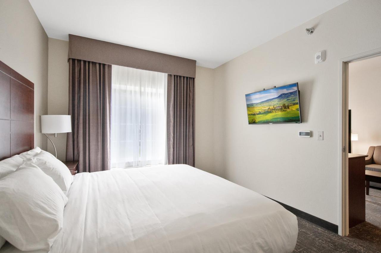 Cobblestone Hotel & Suites - Austin Exterior photo