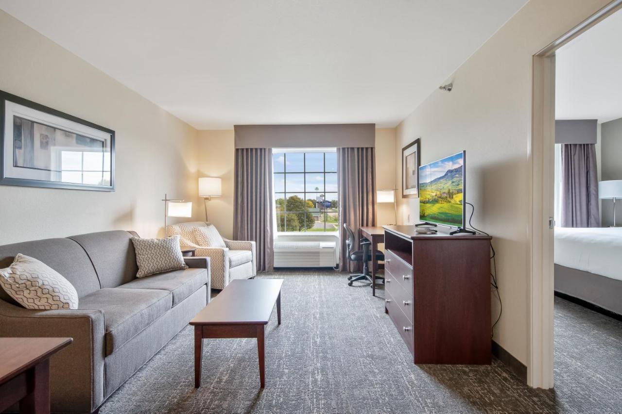 Cobblestone Hotel & Suites - Austin Exterior photo